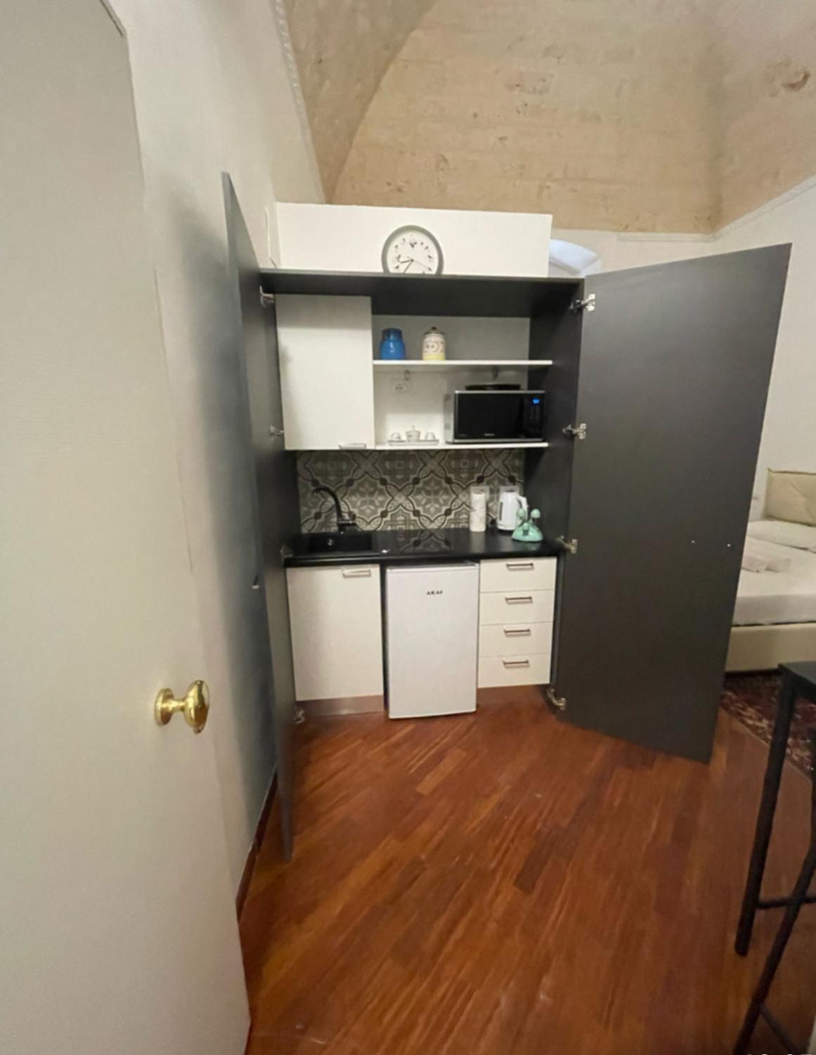 Araba Fenice Apartments - Bari Centro Екстериор снимка