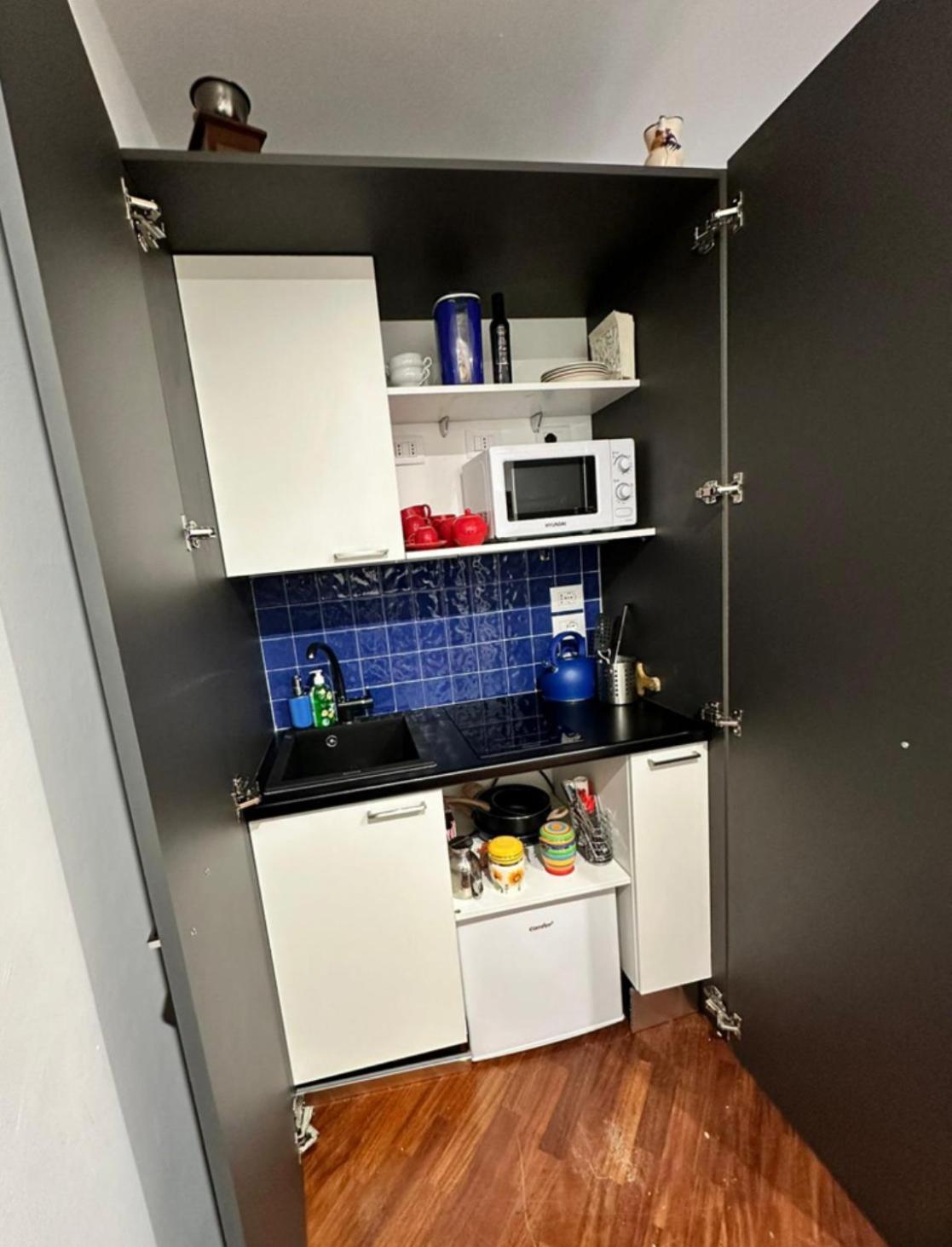 Araba Fenice Apartments - Bari Centro Екстериор снимка