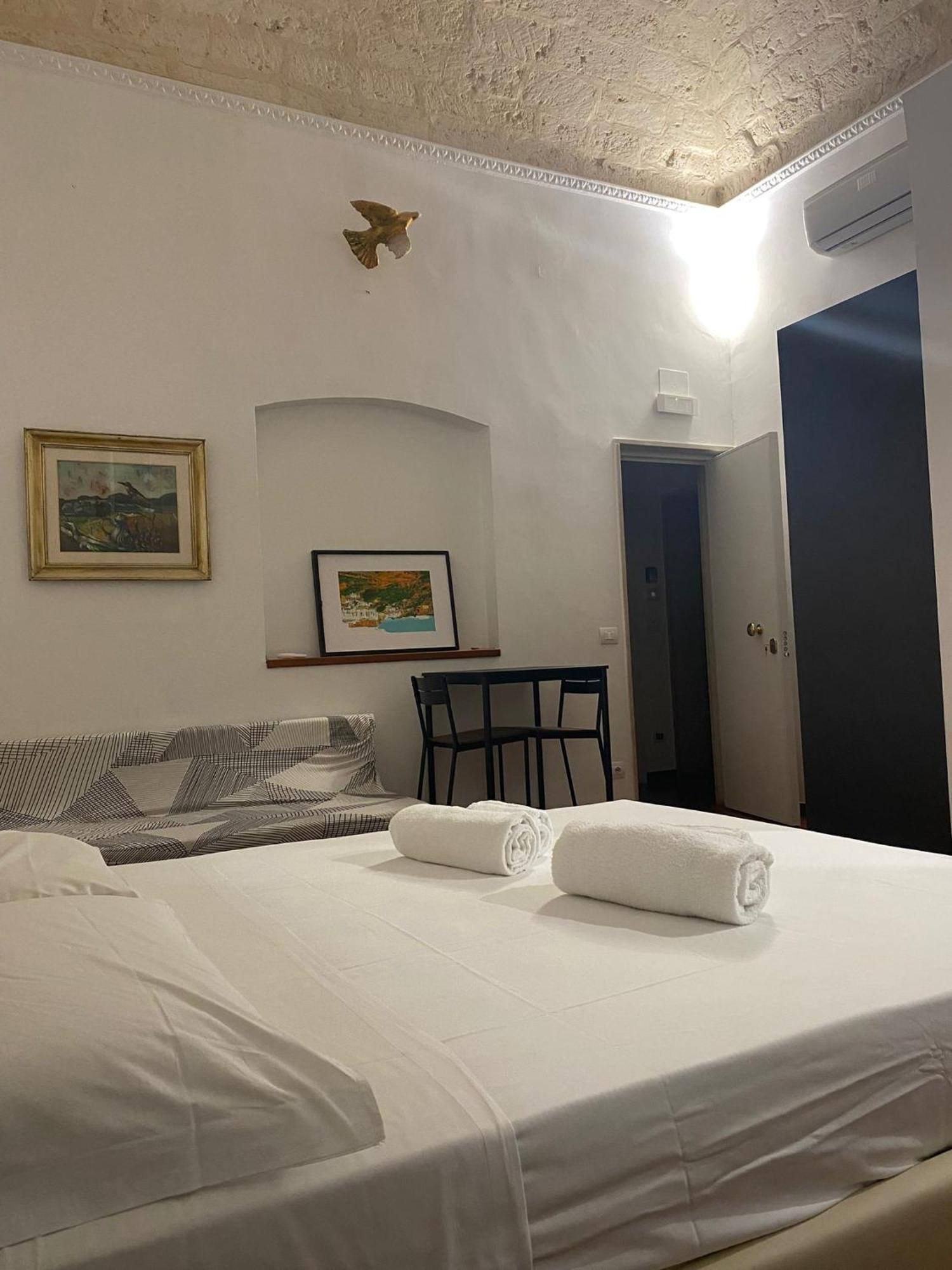 Araba Fenice Apartments - Bari Centro Екстериор снимка